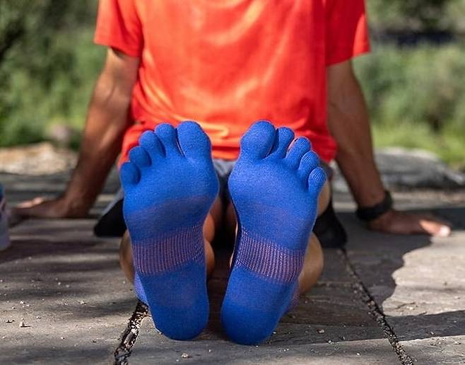 무좀 양말로 불리던 발가락 양말, 이제는 패션 피플이 즐겨 신는다. /인진지