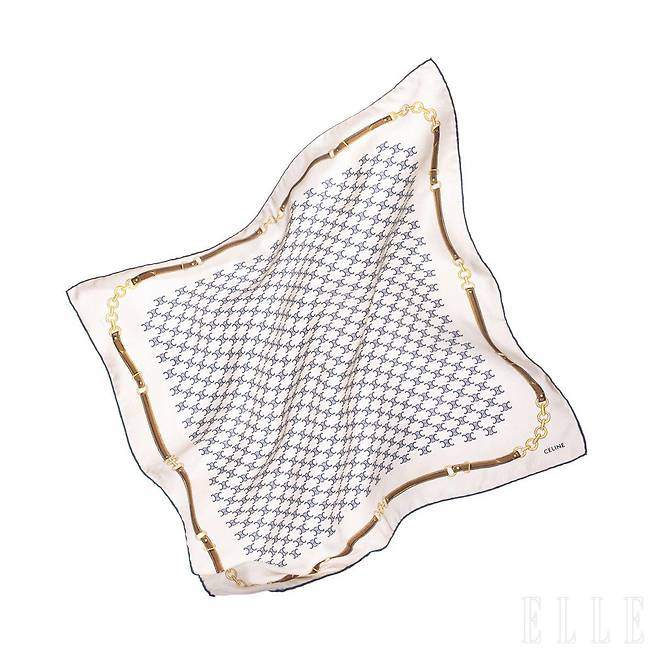 블루 트리옹프 디테일로 빼곡히 장식한 실크 트윌 반다나는 39만5천원, Celine.