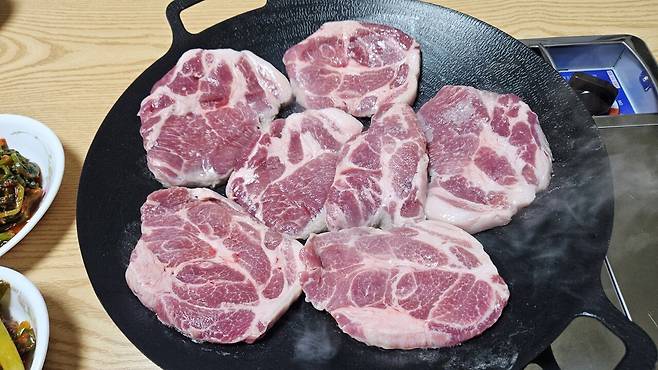 20250606_205449.jpg 저녁 아들 개인 훈련 후 돼지목살