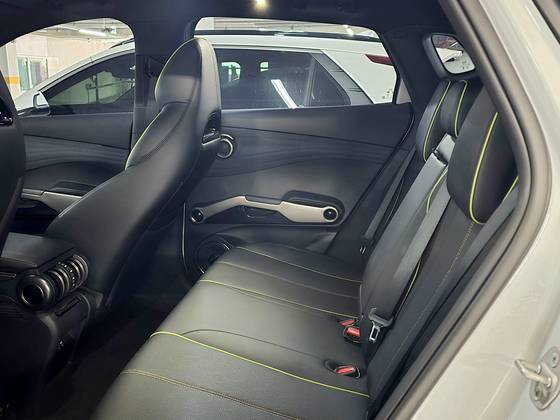 아토3의 뒷좌석 모습. 동급 소형 전기 SUV보다 크기가 커 실내 공간도 충분했다. 오삼권 기자