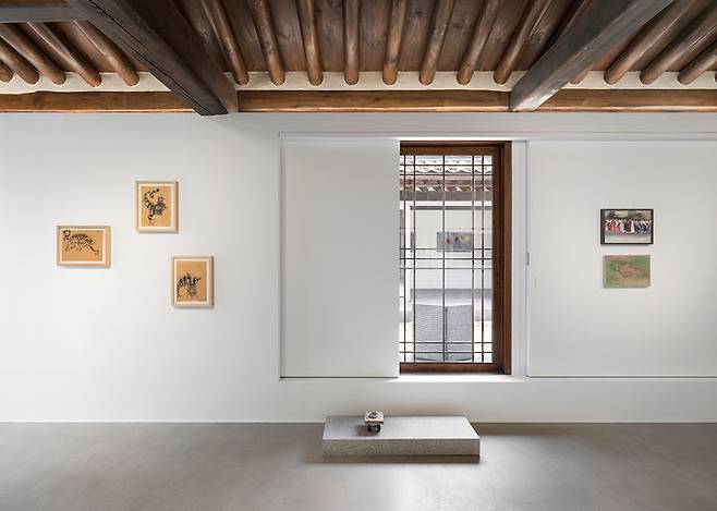 국제갤러리 한옥 '아득한 오늘' 전시 전경. 사진=국제갤러리 제공. *재판매 및 DB 금지