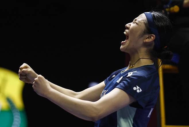 안세영이 7일 인도네시아 자카르타에서 열린 세계배드민턴연맹(BWF) 월드투어 슈퍼 1000 인도네시아오픈 4강전에서 야마구치 아카네를 꺾은 뒤 포효하고 있다. 자카르타 | EPA연합뉴스