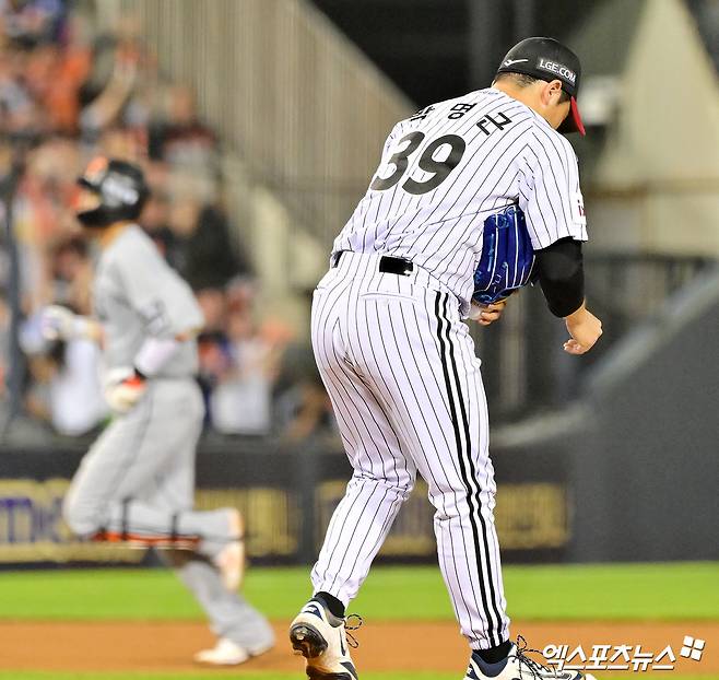 LG 트윈스 강속구 사이드암 박명근이 2025 시즌 5월 이후 15경기 1승 3패 5홀드 3세이브 평균자책점 7.62로 부진에 빠져 있다. 사진 엑스포츠뉴스 DB