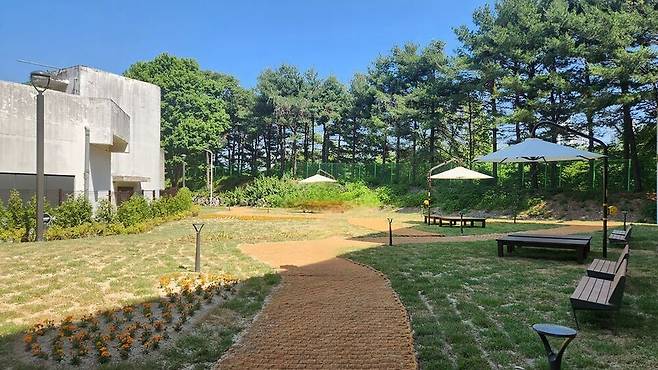 ▲ '성남 두물길' 내 소풍마당. /사진제공=성남시