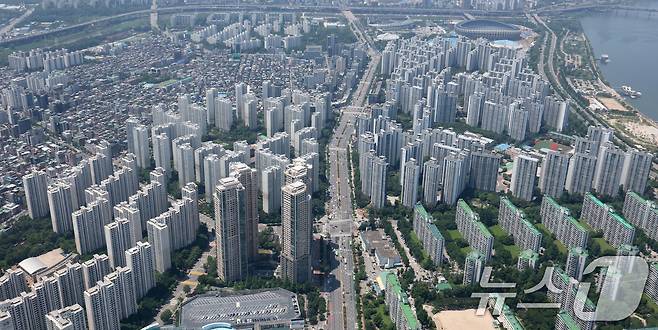 서울 송파구 서울스카이에서 바라본 아파트 단지 모습. /뉴스1 ⓒ News1 장수영 기자