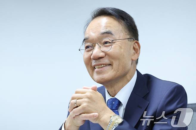 박재완 전 기획재정부 장관(현 경제교육단체협의회장)이 서울 성동구 경제교육단체협의회에서 뉴스1과 인터뷰를 하고 있다. 2025.6.2/뉴스1 ⓒ News1 신웅수 기자