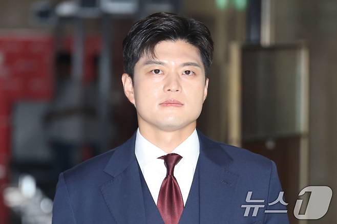 김용태 국민의힘 비상대책위원장이 8일 오전 현안 관련 기자회견을 하기 위해 서울 여의도 국회에서 이동하고 있다. 2025.6.8/뉴스1 ⓒ News1 이광호 기자