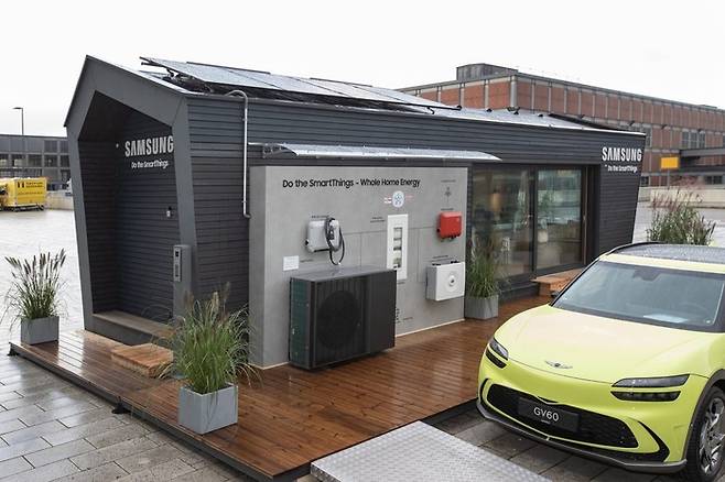 삼성전자는 IFA 2023에서 넷 제로 홈을 구현한 모듈러 주택 콘셉트 '타이니 하우스'를 선보였다.