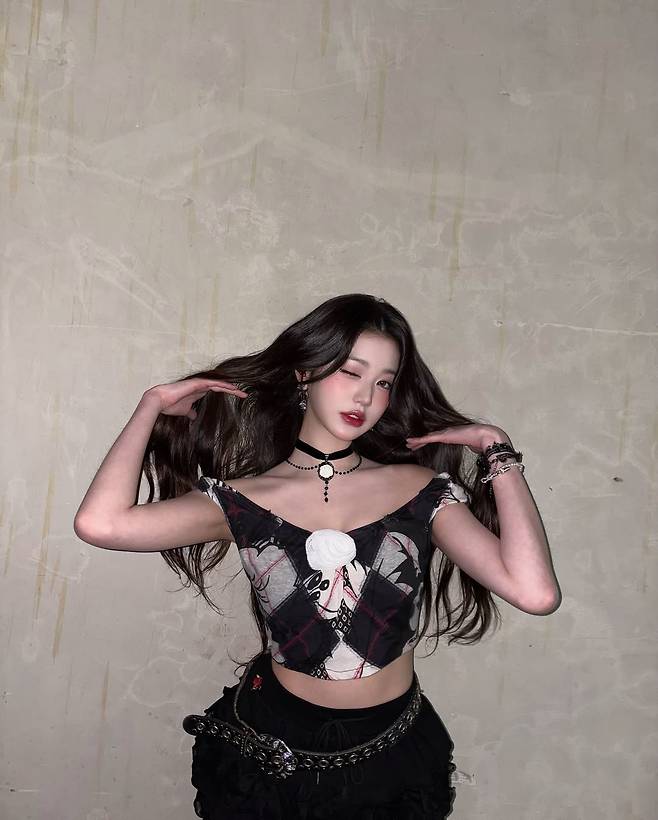 504464301_18062805878587664_2205069686598098661_n.jpg 오늘자 아이브 장원영 인스타