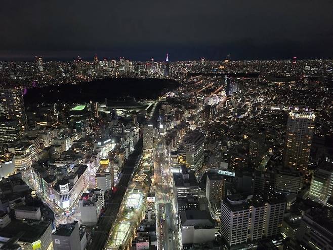 일본 도쿄 시부야스카이에서 찍은 전망대 풍경 사진