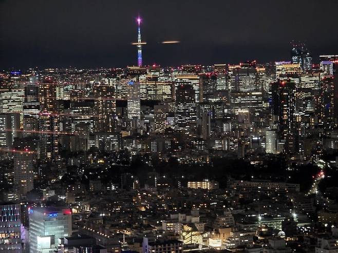 일본 도쿄 시부야스카이에서 찍은 전망대 풍경 사진