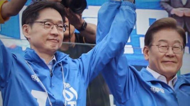 선거운동 기간, 당시 이재명 대통령 후보(오른쪽)와 김경수 총괄선대위원장이 함께 지지를 호소하는 모습. (김경수 전 지사 페이스북 캡처)