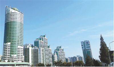 중국 인민일보가 보도한 평양의 여명거리. 고층빌딩이 늘어서 있다. 중국 인민망 캡처