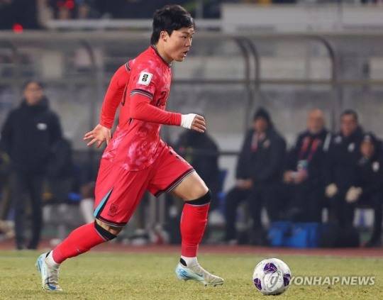 드리블하는 오현규 / 사진=연합뉴스