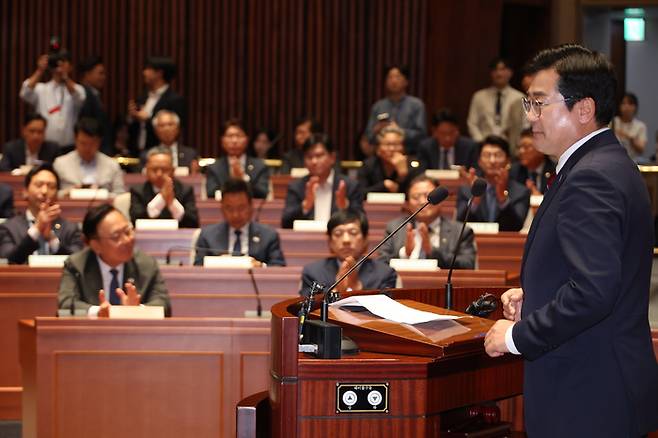 더불어민주당 박찬대 대표 권한대행 겸 원내대표가 지난 5일 서울 여의도 국회에서 열린 의원총회에서 발언하고 있다. [사진 출처 = 연합뉴스]