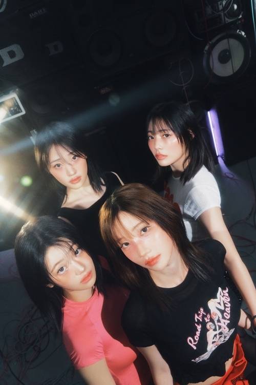 QWER이 오는 9일 미니 3집 ‘난 네 편이야, 온 세상이 불협일지라도’로 돌아온다. 사진 = 타마고 프로덕션