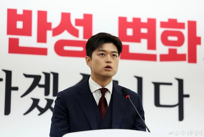 [서울=뉴시스] 김용태 국민의힘 비상대책위원장이 8일 서울 여의도 국회에서 현안 기자회견을 하고 있다. 2025.06.08.