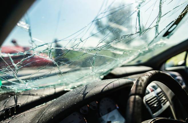 경남 거제시에서 SUV 차량이 상가로 돌진해 3명의 사상자가 발생했다. 사진은 기사내용과 무관함. /사진=이미지투데이