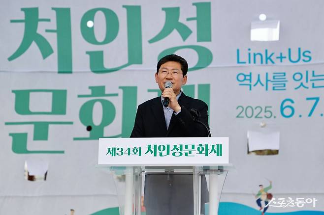이상일 시장은 축사를 통해 “고려말 국가 위기 속에서 하나로 뭉쳐 몽골군을 물리친 선조들의 호국정신을 기억하고, 이를 계승하겠다는 다짐이 이 문화제를 여는 이유”라며, “청소년들이 문화제를 통해 793년 전의 위대한 승첩을 배우는 모습이 매우 뜻깊다”고 밝혔다. 사진제공｜용인시