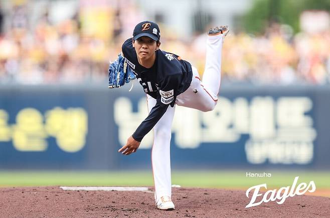 ▲ 인상적인 투구로 1군 코칭스태프의 눈도장을 받은 황준서 ⓒ한화이글스