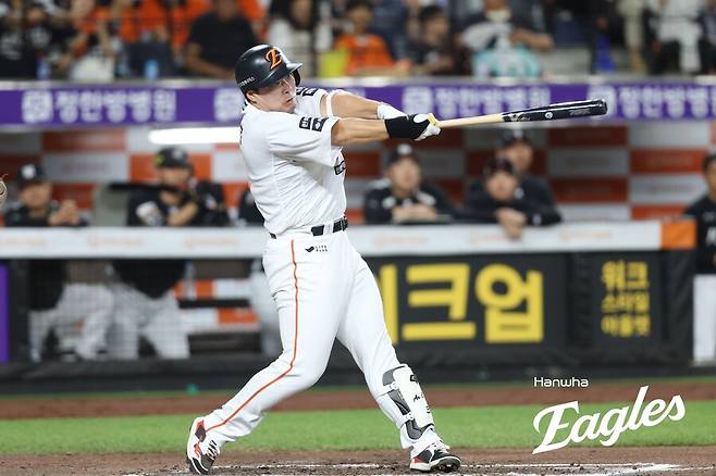 ▲ 8일 광주 KIA전 라인업에 포함돼 슬럼프 탈출에 도전하는 안치홍 ⓒ한화이글스
