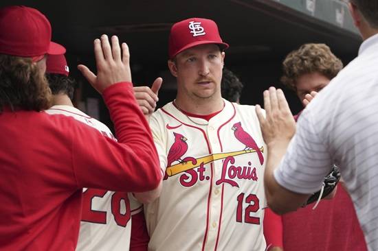 LA 다저스 유틸리티 플레이어 김혜성이 8일 2025 메이저리그 세인트루이스전에 9번 타자 중견수로 선발 출전해 4타수 2안타 1도루를 기록했다. 발목 부상으로 4경기 만에 다시 경기에 출전한 김혜성은 KBO리그 MVP 출신 에릭 페디와 맞대결에서 안타 한 개를 생산했다. 연합뉴스