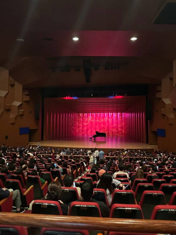 지난 8일 2025 유키 구라모토 콘서트 'peacefully'- 작지만 소중한 것들을 위한 찬사가 성산아트홀 대극장에서 열렸다. / 하영란 기자