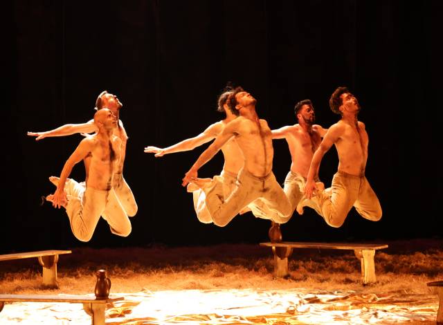 지난 5~7일 사흘간 영화의전당 하늘연극장에서 선보인 헝가리 세게드 컨템포러리 발레단(SCDC)의 현대 발레극 ‘카르미나 부라나’ 공연 모습. 부산국제무용제 제공