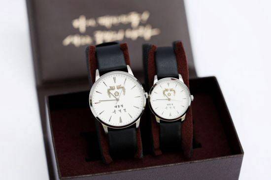 윤석열 대통령 취임 후 기념품 1호로 제작된 손목시계 (사진=대통령실)