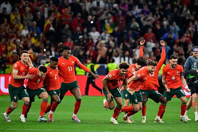 9일 열린 유럽축구연맹 네이션스리그 결승에서 승부차기 끝에 우승이 확정되자 기뻐하는 포르투갈 선수들