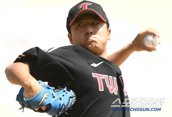 25일 인천 SSG랜더스필드에서 열린 LG-SSG전. LG 선발투수 송승기가 투구하고 있다. 있다. 인천=정재근 기자 cjg@sportschosun.com/2025.5.25/