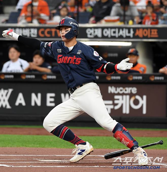 23일 대전 한화생명볼파크에서 열린 한화 이글스와 롯데 자이언츠의 경기. 롯데 윤동희가 안타를 날리고 있다. 대전=박재만 기자 pjm@sportschosun.com/2025.05.23/