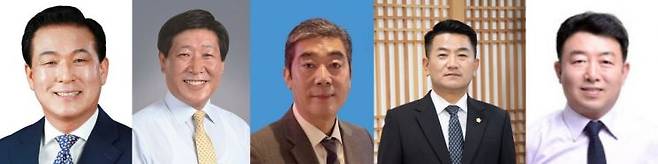 (좌측부터) 국힘 백성현 논산시장, 민주당 김진호 전 논산시의회 의장, 김형도 전 충남도의원, 서원 논산시의원, 오인환 충남도의원