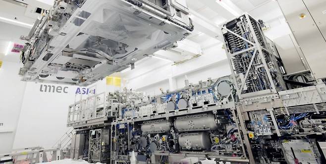 &nbsp;ASML의 최첨단 하이(High)-NA 극자외선(EUV) 장비