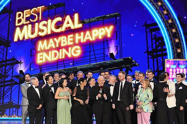 현지시간 8일 한국 창작 뮤지컬 '어쩌면 해피엔딩'이 미국 토니상의 주요 부문 6관왕에 올랐다