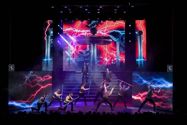 최근 헝가리 무대 위에 오른 뮤지컬 ‘테슬라’의 한 장면. 올해 대구국제뮤지컬페스티벌 개막작인 이 작품은 20~28일 대구오페라하우스에서 즐길 수 있다. 딤프 사무국 제공