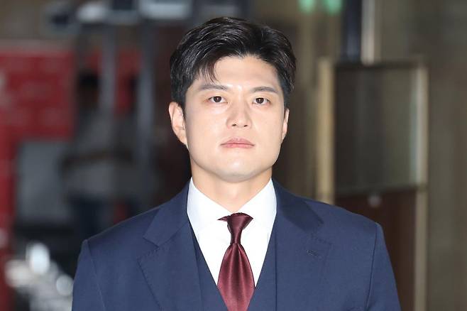 김용태 국민의힘 비상대책위원장이 8일 오전 현안 관련 기자회견을 하기 위해 서울 여의도 국회에서 이동하고 있다. 2025.6.8/뉴스1