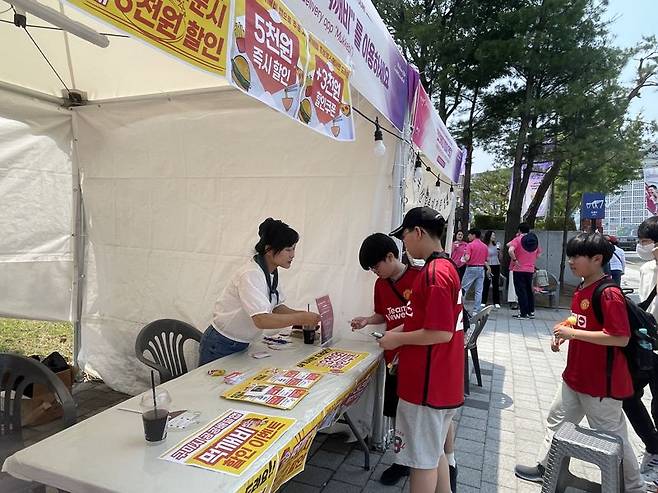 구미시 공공배달앱 '먹깨비'가 지난 2021년 9월 출시 이후 월간 기준 최고 실적을 경신했다. 사진은 아시아육상경기선수권대회 먹깨비 부스. 구미시 제공