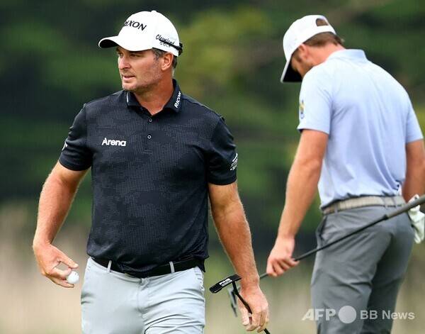 2025년 미국프로골프(PGA) 투어 RBC 캐나다 오픈 우승을 차지한 라이언 폭스와 연장전에서 맞붙은 샘 번스의 모습이다. 사진제공=ⓒAFPBBNews = News1