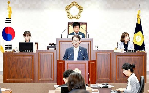 김상수 부산광역시 해운대구의회 의원이 지난 5일 제288회 해운대구의회 정례회 본회의에서 5분 자유발언을 하고 있다. [사진=부산광역시 해운대구의회]