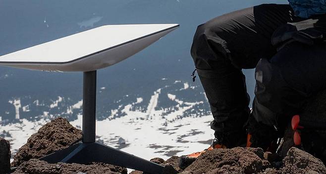 스타링크 수신 안테나 / 출처=스페이스X 홈페이지