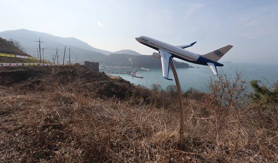 부산 가덕도신공항이 들어설 예정부지인 부산 강서구 가덕도 대항마을 일대 전경. 송봉근 기자