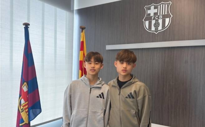 바르셀로나 유스팀에서 뛰게 된 이대한과 이민국 쌍둥이 형제. [연합뉴스]