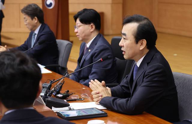 ▲ 이세훈 금융감독원 수석 부원장이 지난 3월 11일 서울 종로구 정부서울청사 별관에서 열린 보험개혁회의에서 발언하고 있다.  연합뉴스