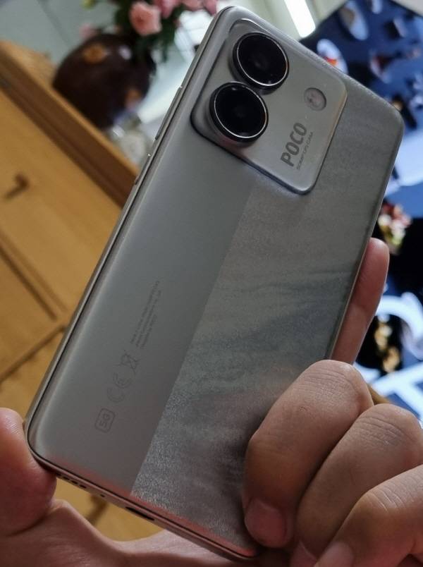 포코 M7 프로 5G 후면 모습. 정옥재 기자