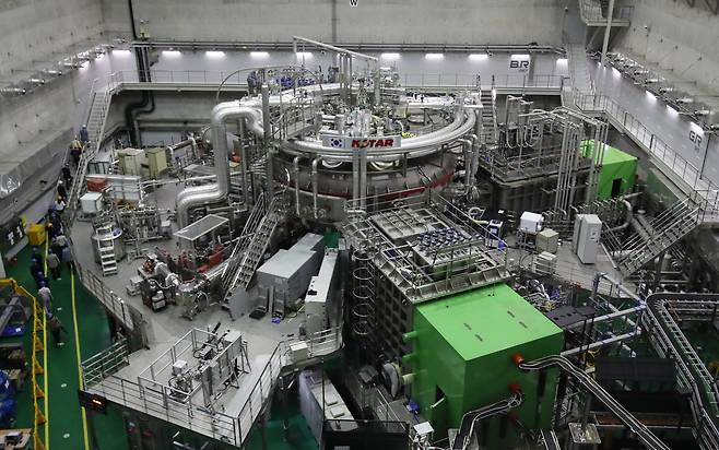 Korea Superconducting Tokamak Advanced Research, developed in 2007 using homegrown technology, is pictured at the Korea Institute of Fusion Energy in Daejeon on June 22, 2024. [NEWS1]