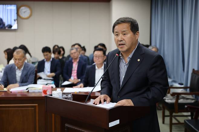 차영수 의원은 제안 설명에서 “바다를 지키는 사람들이 무너지면, 결국 국가의 해양 주권도 무너진다”며 “수당의 문제가 아니라 어촌공동체의 존속과 수산업의 지속 가능성을 보장하기 위한 최소한의 제도 기반을 요구하는 것”이라고 강조했다. /전남도의회