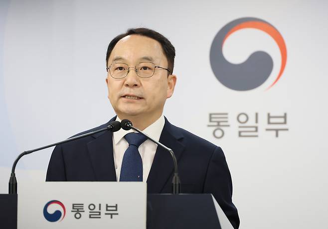 구병삼 통일부 대변인이 9일 서울 종로구 정부서울청사에서 정례브리핑을 하고 있다. [연합뉴스]