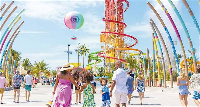 로얄캐리비안크루즈는 사유지 개발을 위한 투자도 적극적이다. 사진은 바하마에 위치한 로얄캐리비안크루즈의 사유지 코코케이섬.  (로얄캐리비안크루즈 제공)
