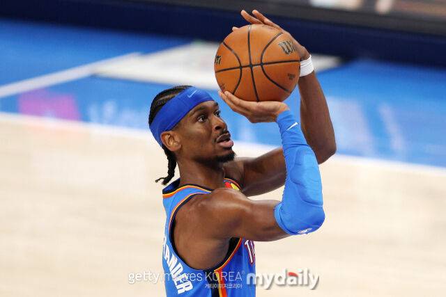 9일 인디애나와 경기에서 점퍼를 날리는 SGA. /게티이미지코리아